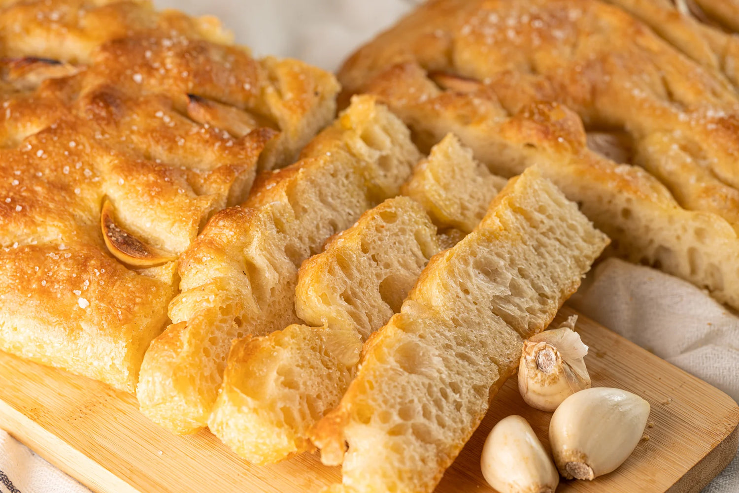 Focaccia de ajo asado